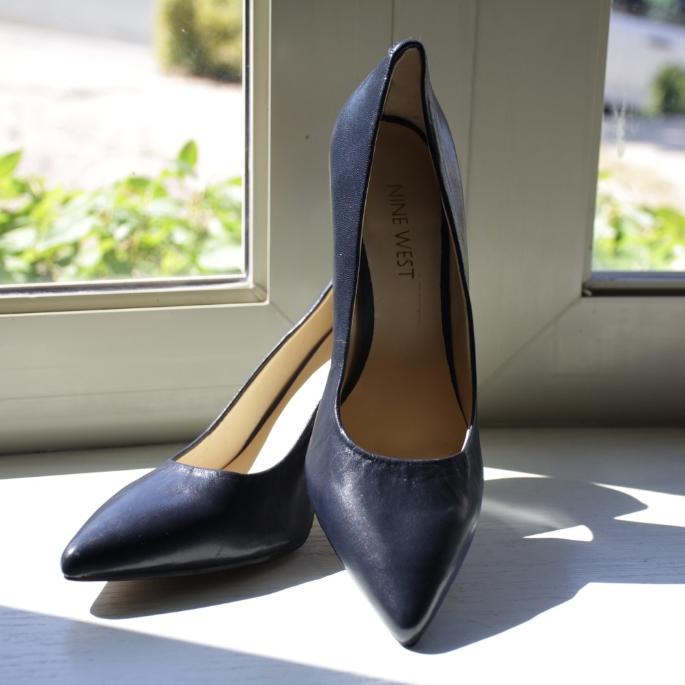 $24 TODAY ONLY⚡️Nine West Navy Leather Flax Pumps